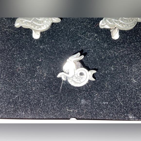 VTG SILVER TONE CAPRICORN CUFFLINKS & TIE CLIP ZODIAC JAN-DEC SEA GOAT SET/3 - Picture 8 of 9